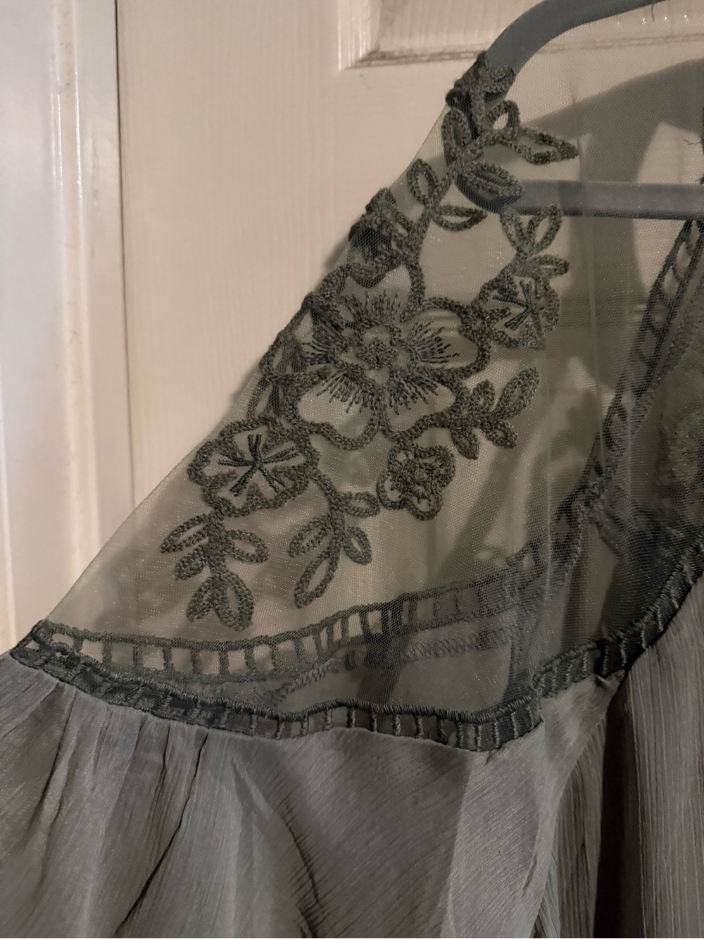 Lace and solid top - Picture 8 of 8